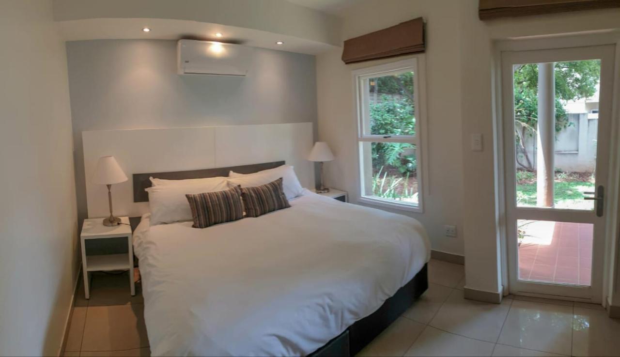 Villa Via Executive Suites With Power Back-Up Johannesburg Kültér fotó